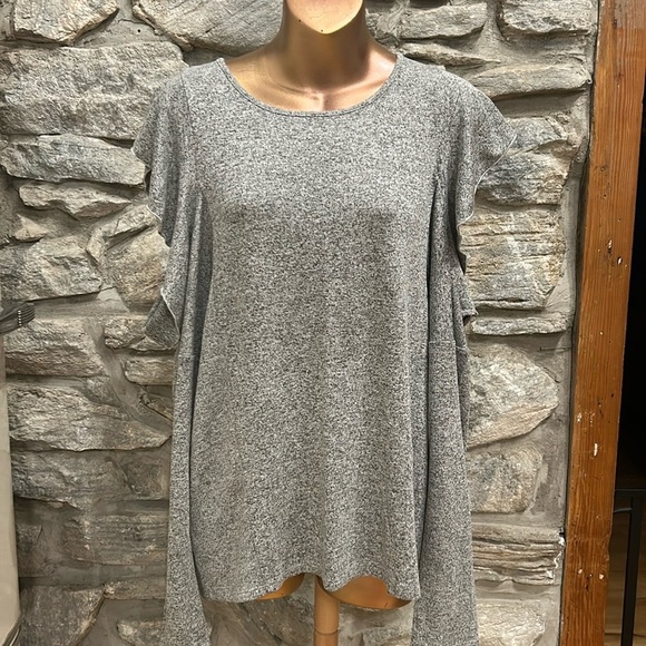 Ruffle Sleeve cold shoulder top - Picture 1 of 9